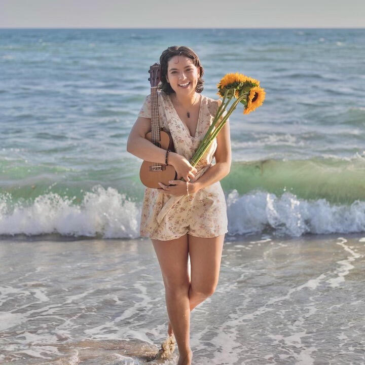 Rachael with ipod and glasses